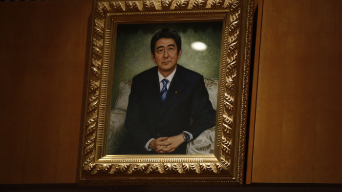 Állami pompával búcsúztatták Abe Sindzó volt japán miniszterelnököt