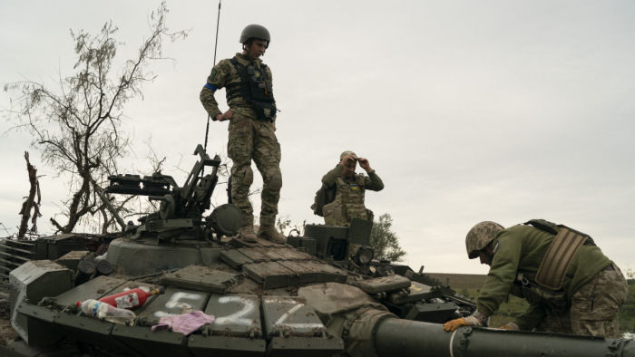 Ukrajna egyelőre nem léphet be a NATO-ba - mondja az uniós biztos