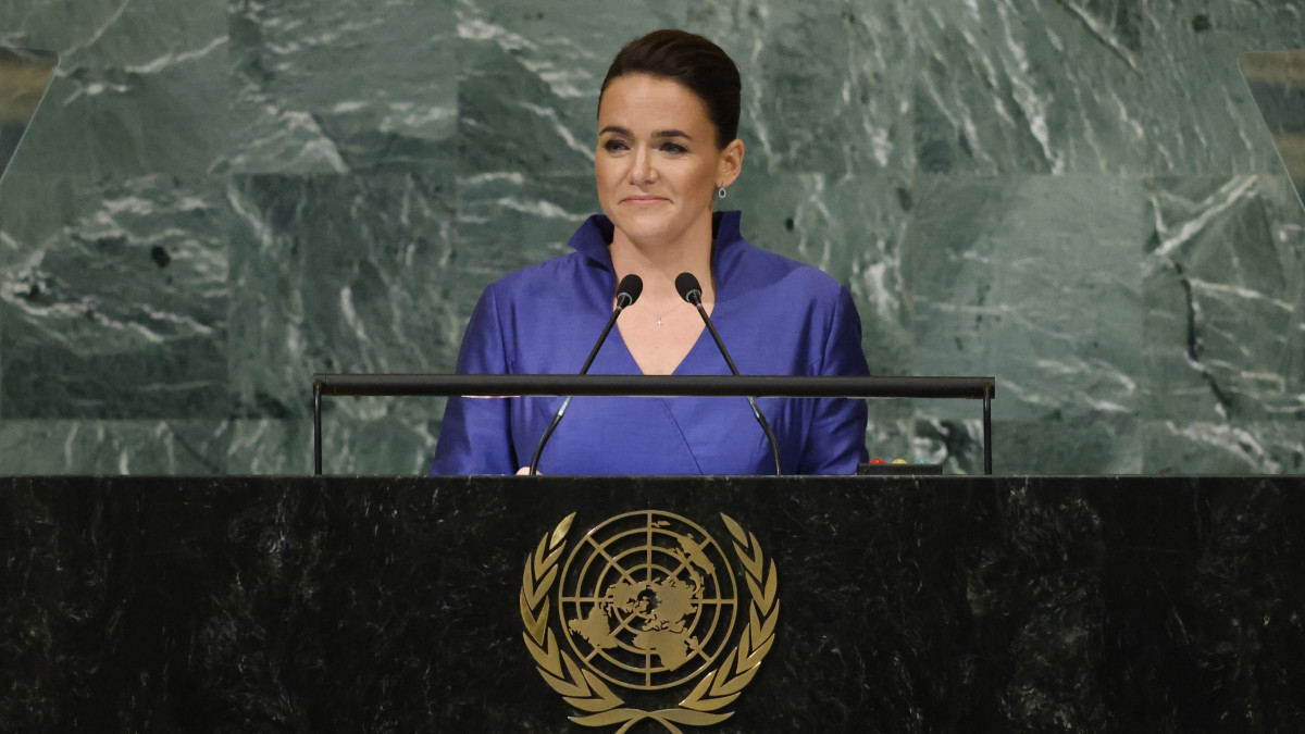 Novák Katalin köztársasági elnök felszólal az ENSZ Közgyűlésének 77. ülésszakán a világszervezet New York-i székházában 2022. szeptember 21-én.