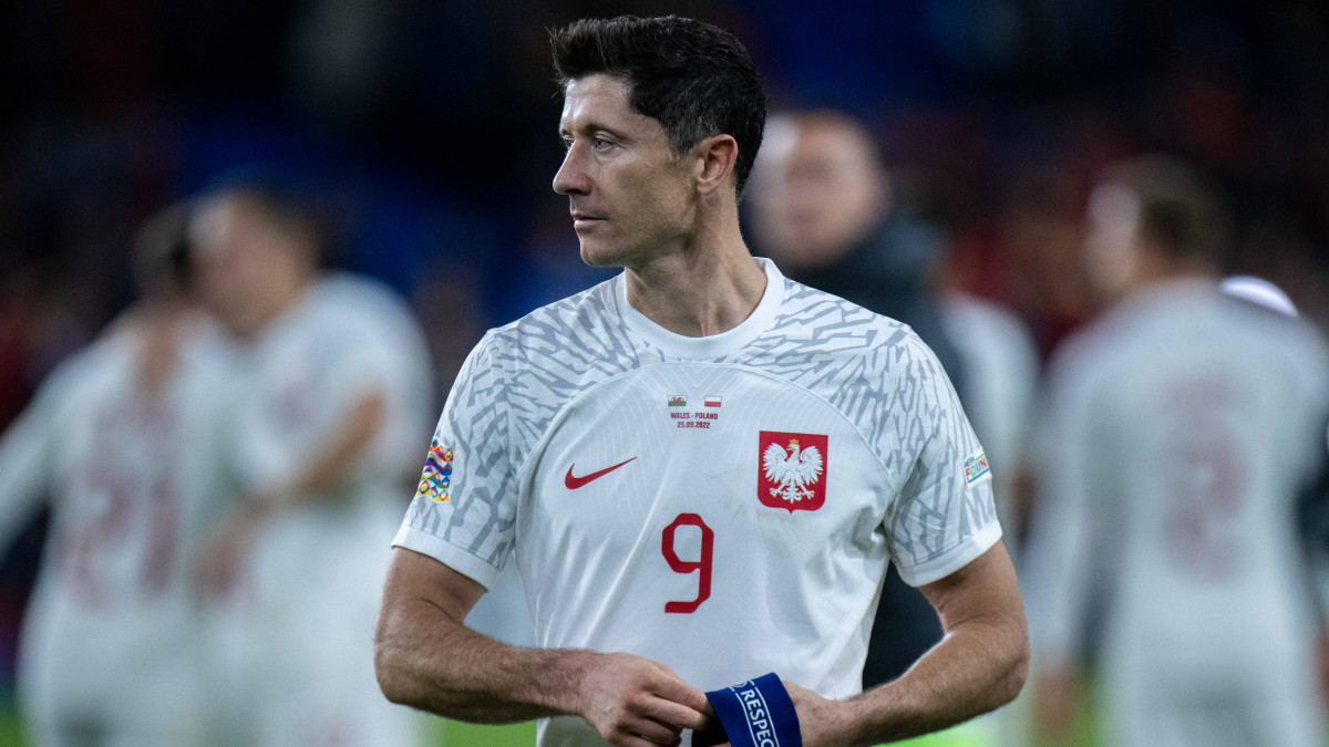 CARDIFF, WALES - SEPTEMBER 25: Robert Lewandowski of Poland looks on during the UEFA Nations League League A Group 4 match between Wales and Poland at Cardiff City Stadium on September 25, 2022 in Cardiff, United Kingdom. (Photo by Sebastian Frej/MB Media/Getty Images)