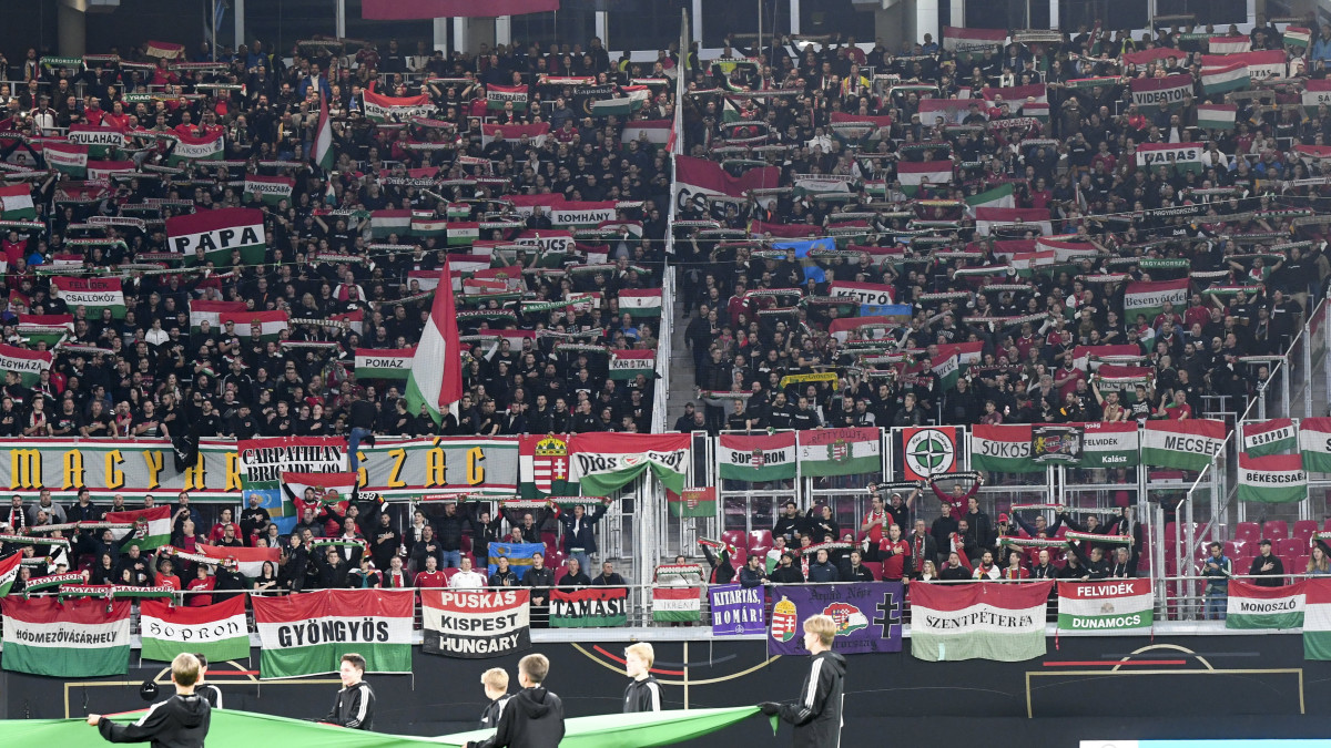 Magyar szurkolók a labdarúgó Nemzetek Ligája A divíziója 3. csoportjában, a Németország-Magyarország mérkőzés előtt a lipcsei Red Bull Arenában 2022. szeptember 23-án.