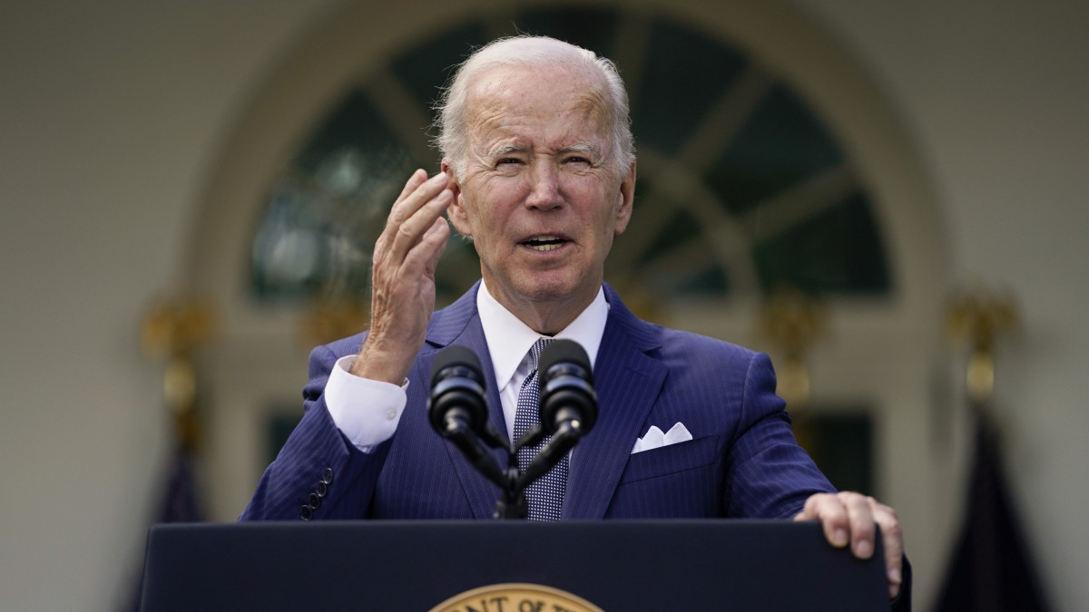 Joe Biden amerikai elnök az egészségügyi ellátás költségeiről beszél a washingtoni Fehér Ház Rózsakertjében 2022. szeptember 27-én.