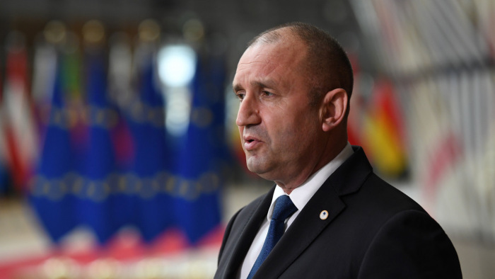 Az elnök lestoppolta az Ukrajnának szánt harcjárműveket - vita Bulgáriában