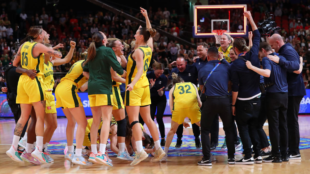 SYDNEY, AUSTRALIA - OCTOBER 01: Team Australia celebrates victory during the 2022 FIBA Womens Basketball World Cup 3rd place match between Canada and Australia at Sydney Superdome, on October 01, 2022, in Sydney, Australia. (Photo by Kelly Defina/Getty Images)