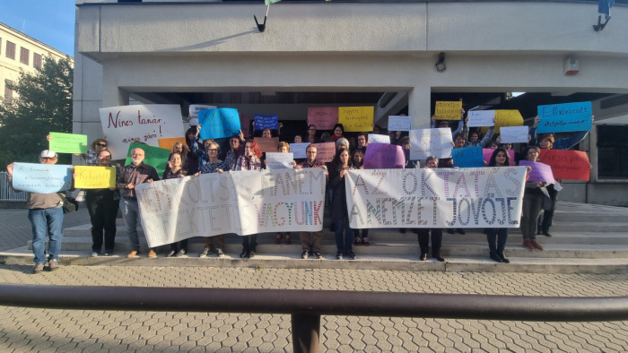 Így indult a tanárok melletti országos tiltakozás – fotók