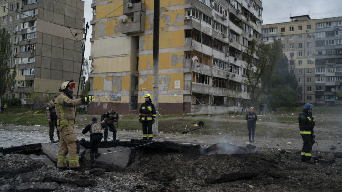 Kijevi összegzés: csaknem az ország felét orosz támadás érte – videó, fotók