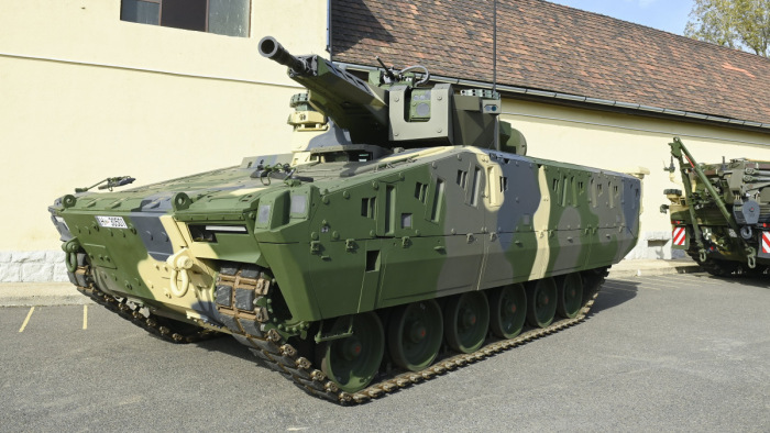 Európa legkorszerűbb harckocsigyára épült meg Zalaegerszegen - a nap hírei