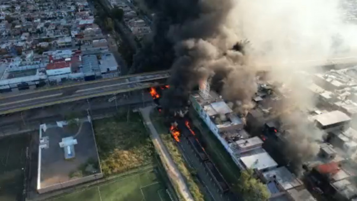 Egy baleset után lángokba borult egy mexikói város – videók