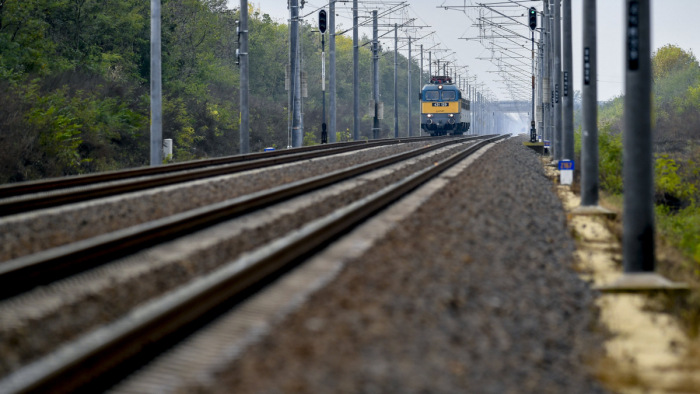 Fegyveres rablás történt egy Debrecen felé tartó vonaton