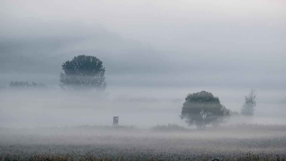 Ködös táj Bátonyterenye közelében 2022. szeptember 24-én.
