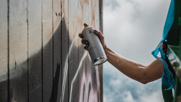 A Kúria szigorított a falfirkák, graffitik büntetőjogi megítélésén
