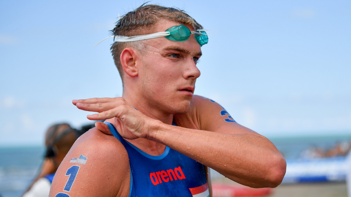 A hatodik helyezett Rasovszky Kristóf a férfi nyíltvízi úszók 5 kilométeres versenye után a római vizes Európa-bajnokságon Ostiában 2022. augusztus 20-án.