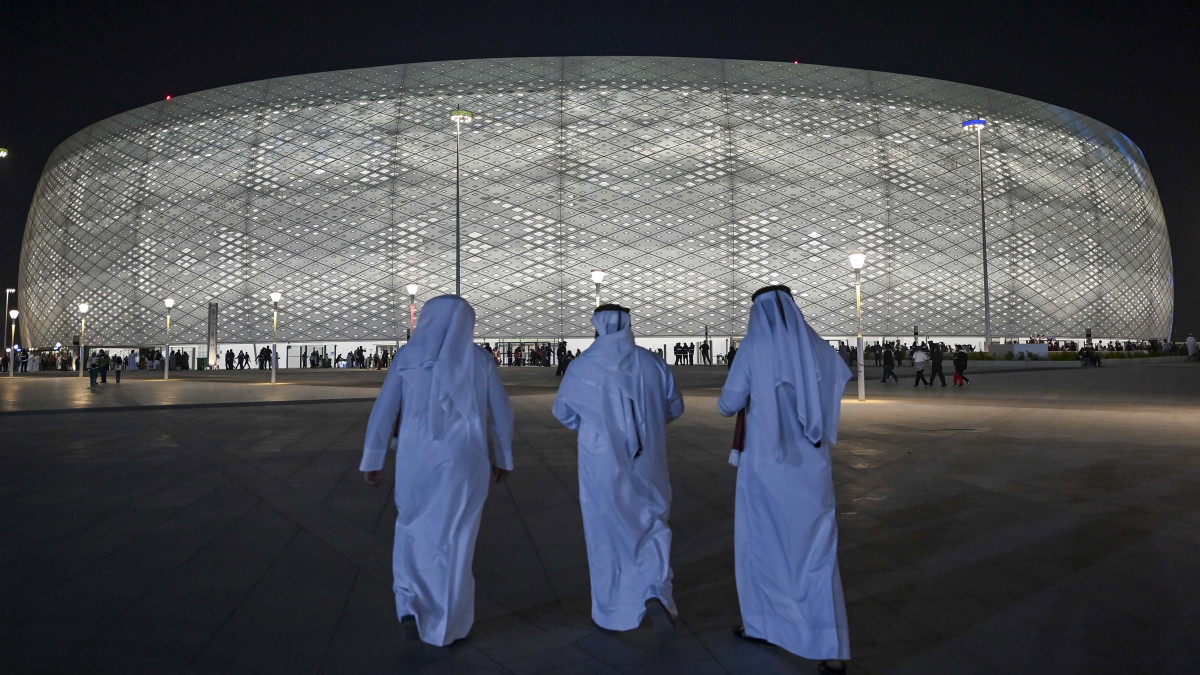A 2022-es katari labdarúgó-világbajnokság hat csoportmérkőzésének, az egyik nyolcaddöntőjének és az egyik negyeddöntőjének otthont adó al-Tumama Stadion Dohában 2021. december 15-én. A 40 ezer férőhelyes létesítmény kinézetét a férfiak által hordott arab fejfedő ihlette. A világbajnokságot november 20. és december 18. között rendezik Katarban.