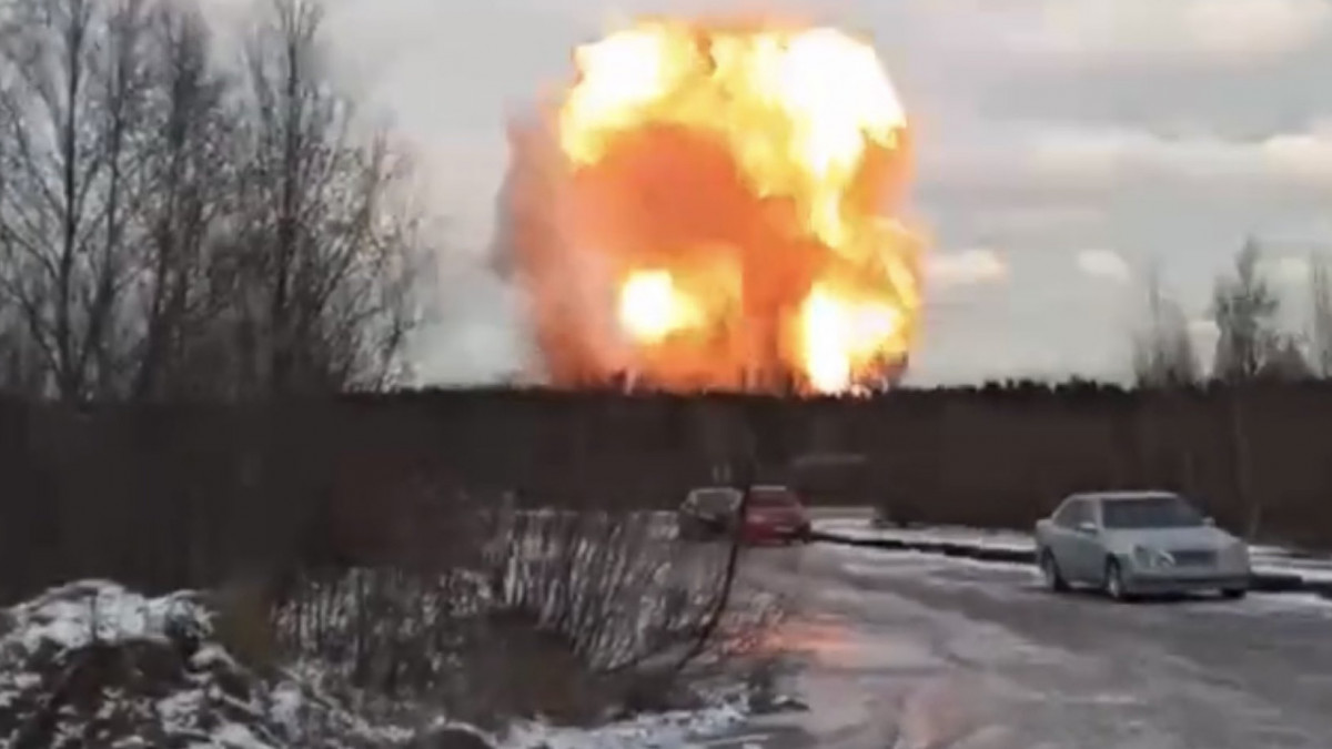 Hatalmas robbanás Oroszországban, sok lehet a halott