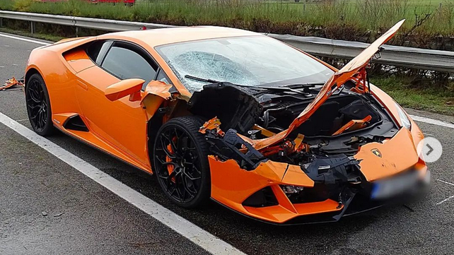 Luxusautót törtek rommá az M5-ös autópályán