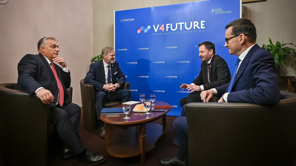 Petr Fiala: beszélni fogunk a magyar kormányfővel