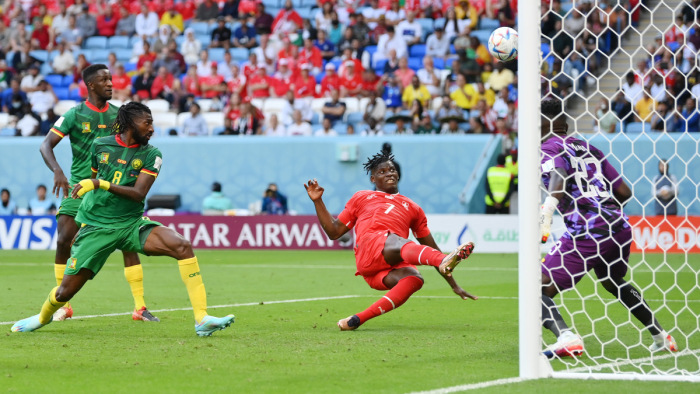 Svájc egy góllal volt jobb Kamerunnál