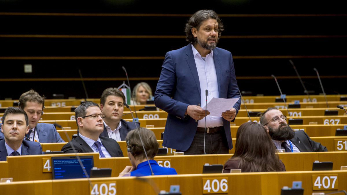 Az Európai Parlament honlapján közreadott képen Deutsch Tamás néppárti képviselő felszólal a jogállamiság magyarországi helyzetéről tartott vitán a parlament plenáris ülésén Brüsszelben 2019. január 30-án.