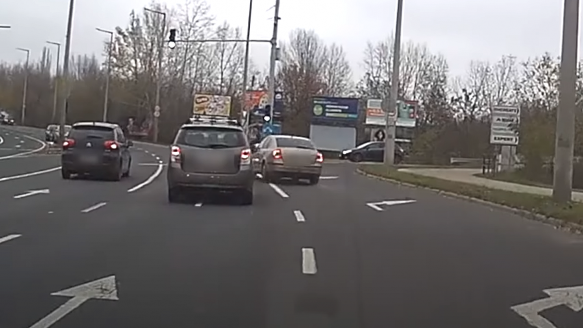 Váratlan helyről érkezett a közveszélyes sofőr – videó