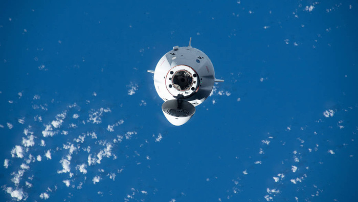 Meglepte az ISS űrhajósait az SpaceX Dragon