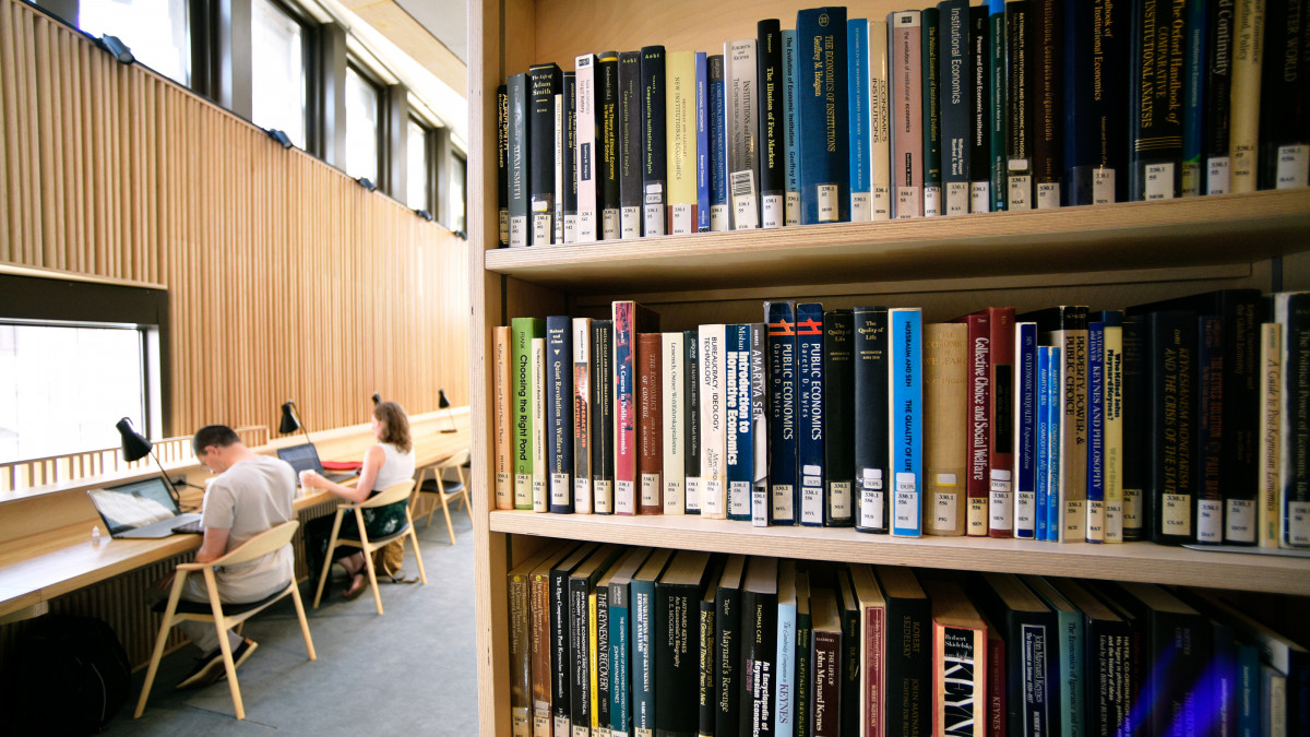 Könyvtárat nyit a CEU Budapesten