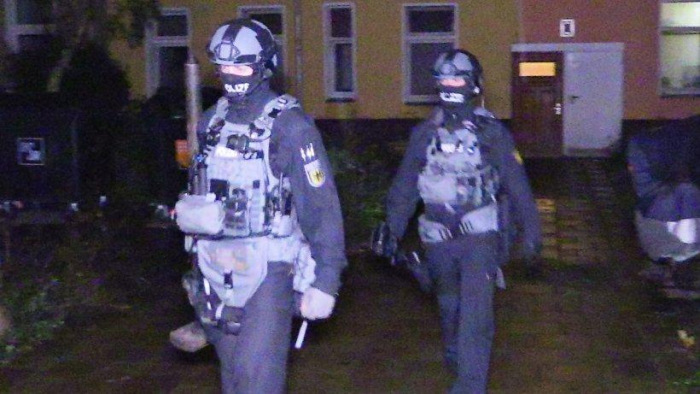 Hatalmas rendőri akcióban államcsínyt tervező szélsőjobboldaliakra csaptak le Németországban