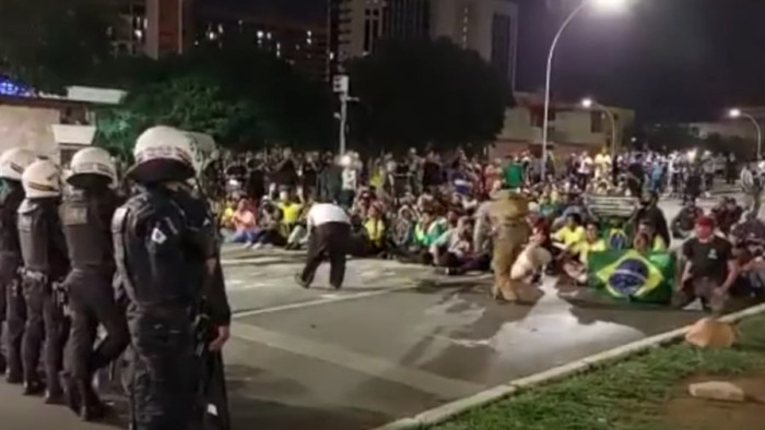 Brazíliaváros rendőrfőkapitányságát támadták meg Bolsonaro támogatói - videó
