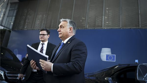 Orbán Viktor Brüsszelben tárgyal