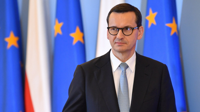 Feledy Botond: Varsó lépése a lengyel választóknak szólhat, de nekünk fájhat
