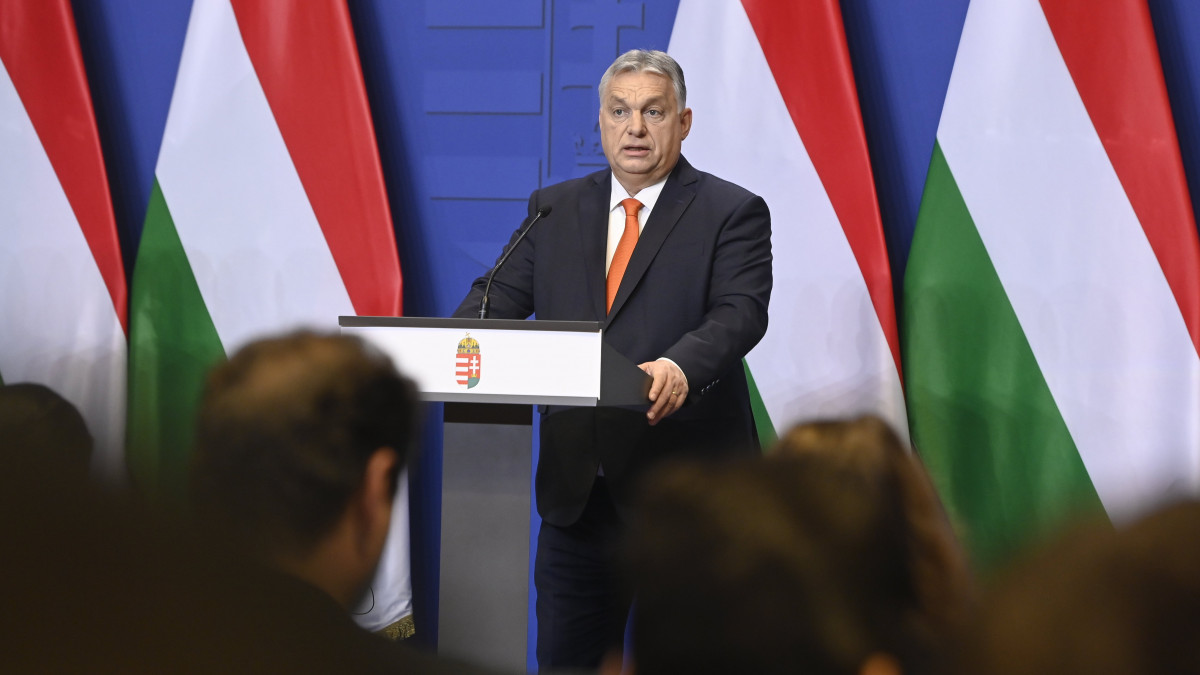 Orbán Viktor miniszterelnök évzáró nemzetközi sajtótájékoztatót tart a Kormányinfó keretében a Karmelita kolostorban 2022. december 21-én.