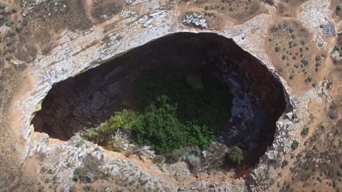 Harmincezer éves barlangrajzot tettek tönkre vandálok Ausztráliában - fotó