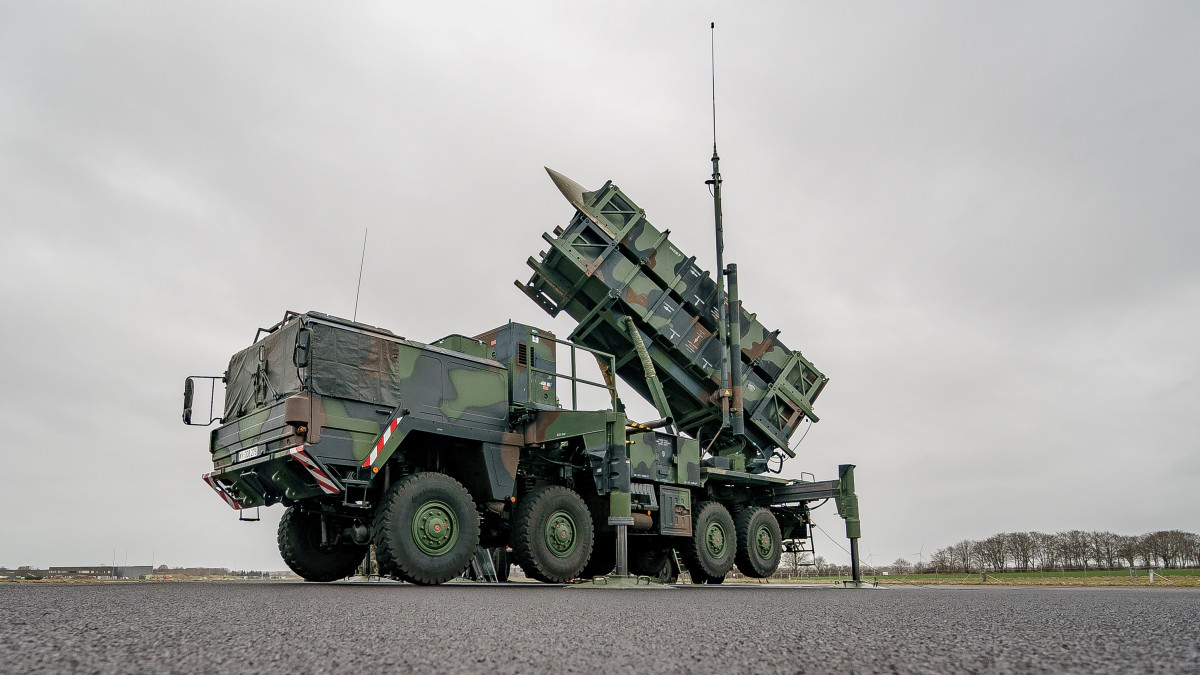 FILED - 17 March 2022, Schleswig-Holstein, Schwesing: A combat-ready Patriot anti-aircraft missile system of the Bundeswehrs anti-aircraft missile squadron 1 stands on the airfield of Schwesing military airport. In the view of NATO Secretary General Stoltenberg, a delivery of German Patriot air defense systems to Ukraine would not be taboo in principle. NATO allies could already deliver different types of modern air defense systems and also other modern systems like the Himars to Ukraine, the Norwegian said at a press conference on Friday. (to dpa Nato secretary general does not see Patriot delivery to Ukraine as a no-go) Photo: Axel Heimken/dpa (Photo by Axel Heimken/picture alliance via Getty Images)
