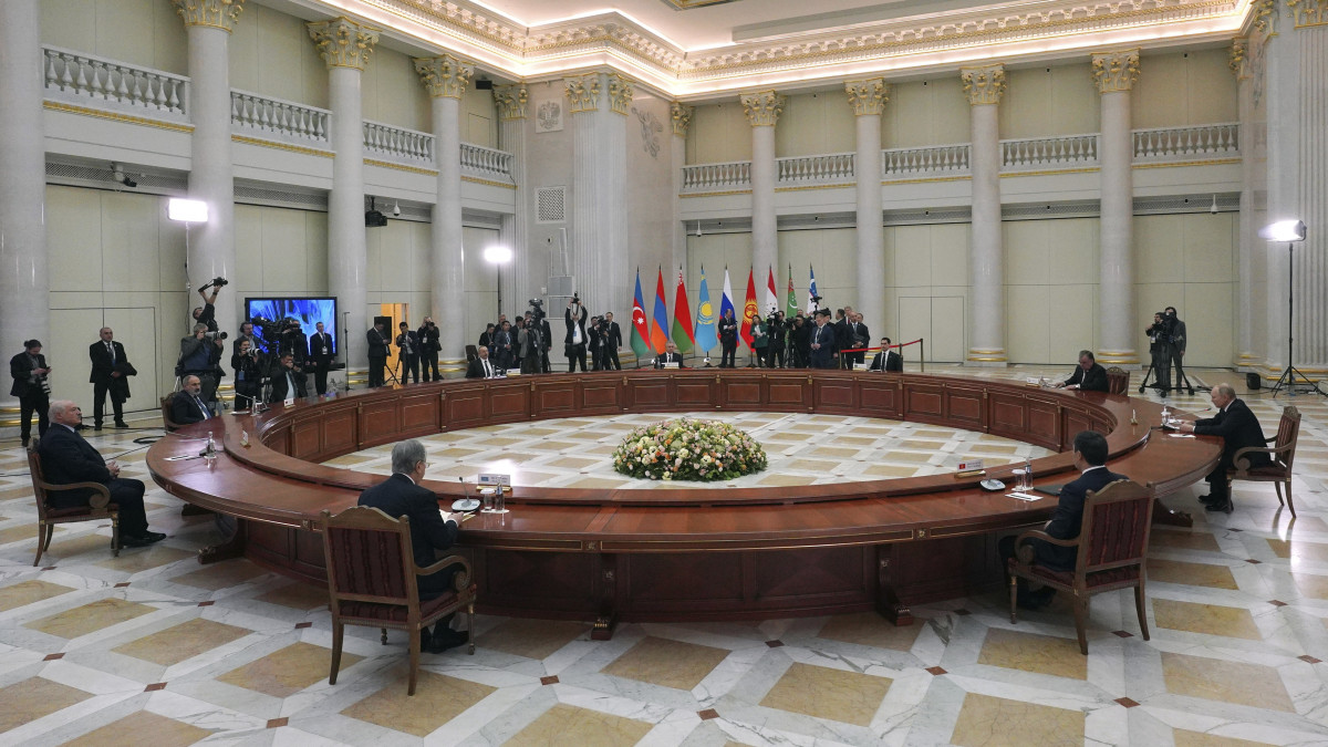 A Független Államok Közösségét (FÁK) alkotó országok vezetőinek informális csúcstalálkozója Szentpéterváron 2022. december 26-án.