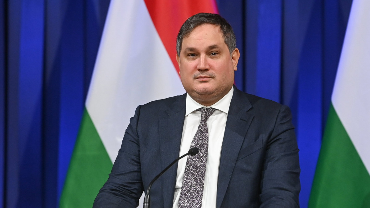 Nagy Márton gazdaságfejlesztési miniszter a Kormányinfó sajtótájékoztatón a Miniszterelnöki Kabinetiroda épületében 2022. szeptember 17-én.