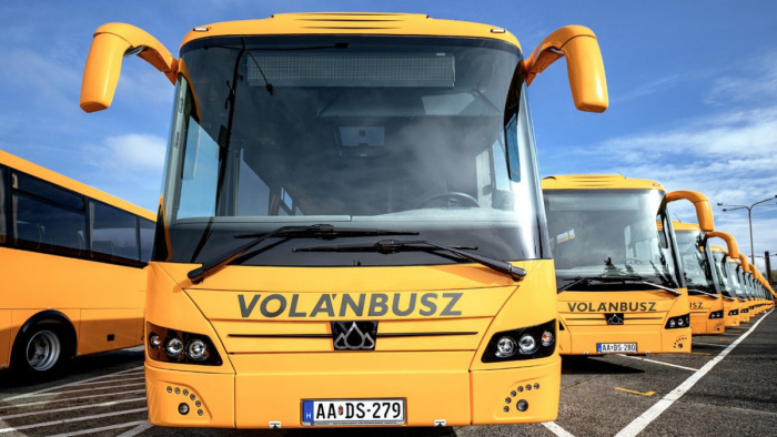 Ultimátumszerű kérést küldött két szakszervezetnek a Volánbusz