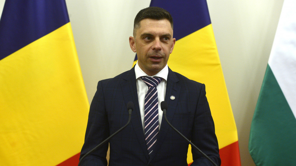Novák Károly Eduárd, Románia sportminisztere a Szijjártó Péter külgazdasági és külügyminiszterrel tartott sajtótájékoztatón Budapesten, a Külgazdasági és Külügyminisztériumban 2022. január 6-án.