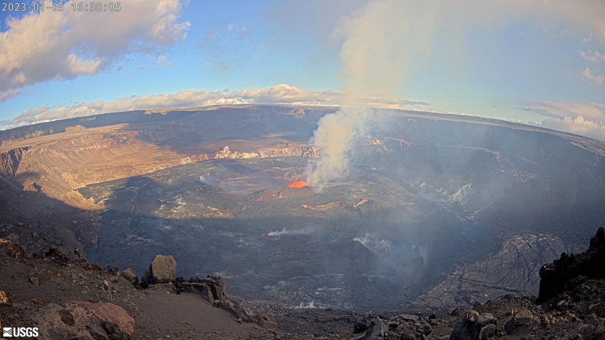 A Kilauea vulkán krátere a kitörést követően, Hawaiin. Fotó: Twitter/USGS Volcanoes