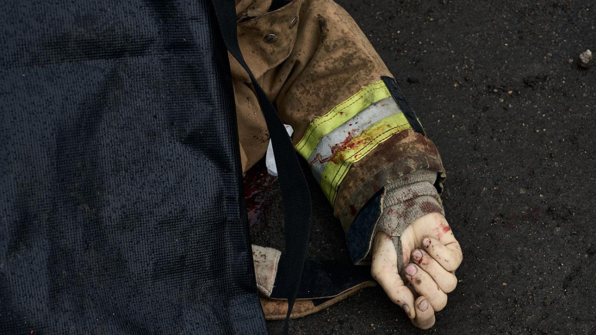 Herszonban megölt ukrán tűzoltó. Fotó:Twitter/KVPU trade union