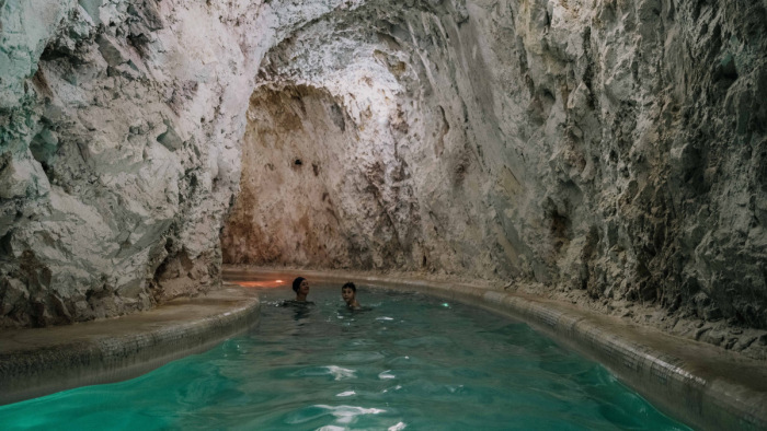 Bezár Magyarország talán legnépszerűbb barlangfürdője