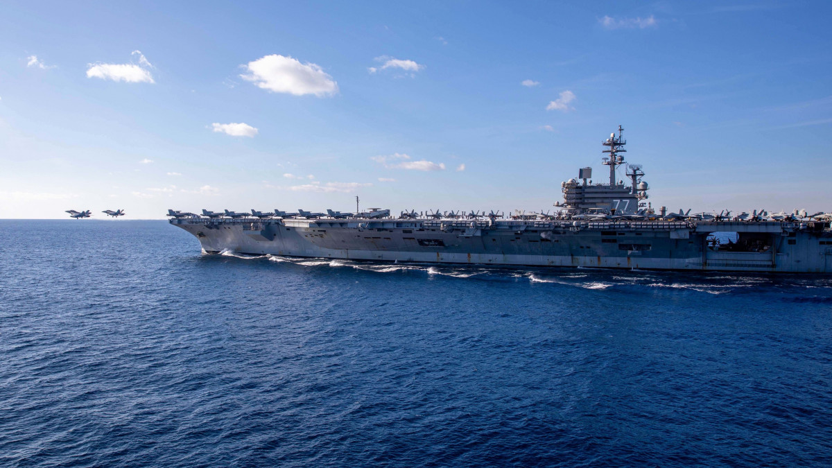 USS George H.W. Bush repülőgép anyahajó. Forrás: Twitter/International Defence Analysis