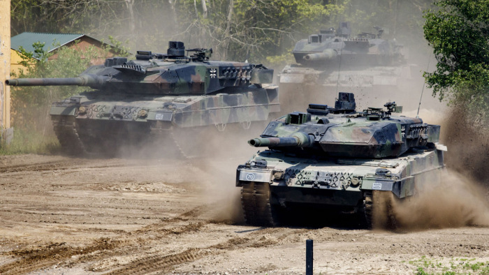 A világháború visszatér: újból német tankok harcolhatnak orosz páncélosok ellen