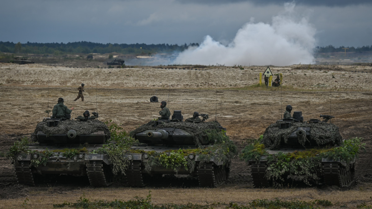 The German Leopard tanks used in Polish army are seen at the training grounds in Nowa Deba on September 21, 2022, in Nowa Deba, Subcarpathian Voivodeship, Poland.Soldiers from Poland, the USA and Great Britain take part in the joint military exercise BEAR 22 (Polish: Niedzwiedz 22) in the Eastern Poland. (Photo by Artur Widak/NurPhoto via Getty Images)