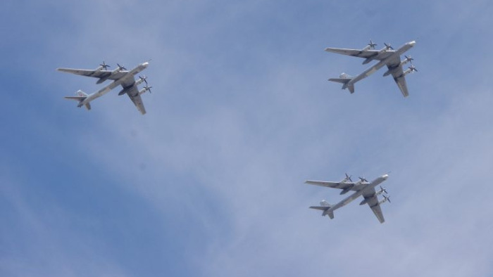 Újabb orosz légicsapások Ukrajna-szerte