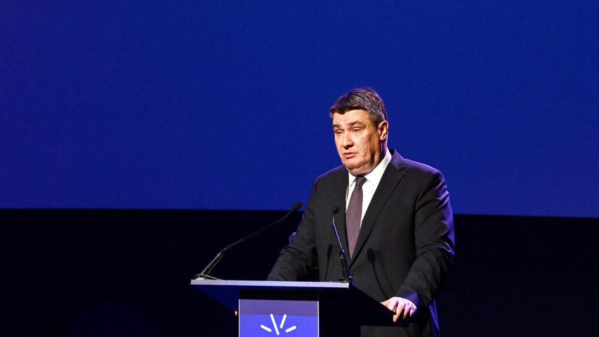 Zoran Milanovic horvát köztársasági elnök beszédet mond a Veszprém-Balaton 2023 Európa Kulturális Fővárosa (EKF) program hivatalos megnyitóján a veszprémi Hangvillában 2023. január 21-én.