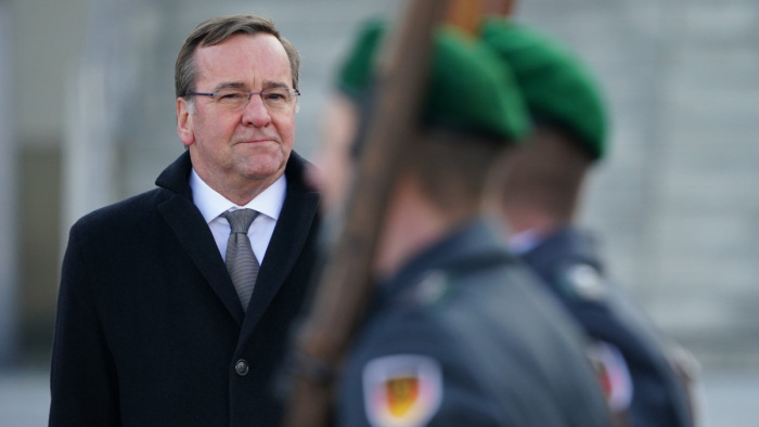 Bekeményít az új német védelmi miniszter: hazahívná a Bundeswehr katonáit
