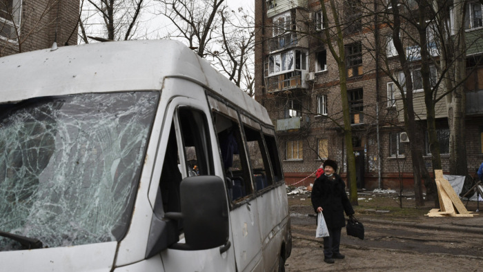 Felrobbant egy autó a Zaporizzsjában, egy rendőr meghalt, nyomozás indult