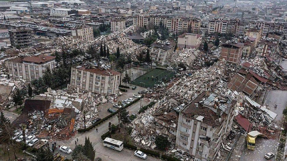 Lélektani határt lépett át a török-szír földrengés halálos áldozatainak száma