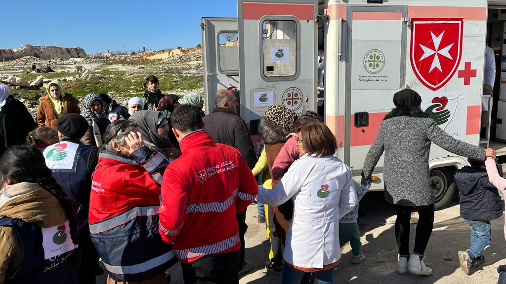 Pillepalackokból tankolják a Máltai Szeretetszolgálat mozgó orvosi rendelőit - szíriai beszámoló