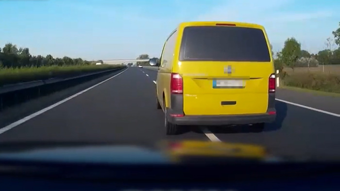 Elképesztő videón a 160-nál büntetőfékező sofőr, kemény ítéletet kér az ügyészség