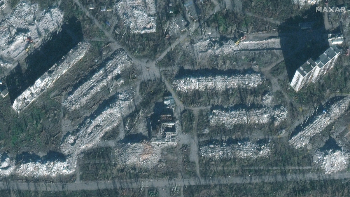 APARTMENT BUILDINGS MARIUPOL, UKRAINE -- NOVEMBER 30, 2022:  10 Maxar satellite imagery of torn down apartment buildings in Mariupol, Ukraine.  Please use: Satellite image (c) 2022 Maxar Technologies.